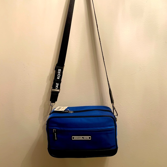 Michael Kors Travel Bag - Picture 1 of 4